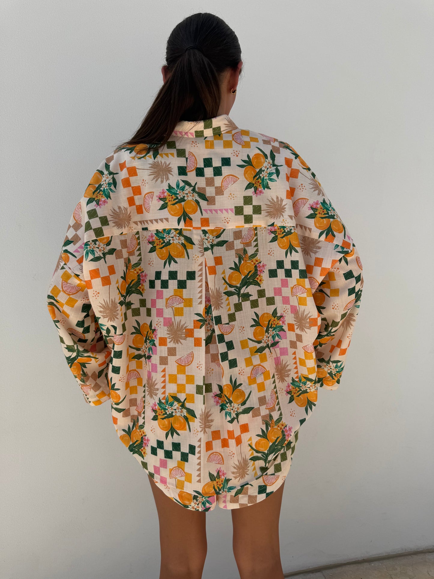 Lightweight linen shirt with Mediterranean citrus pattern – Belle Chose
