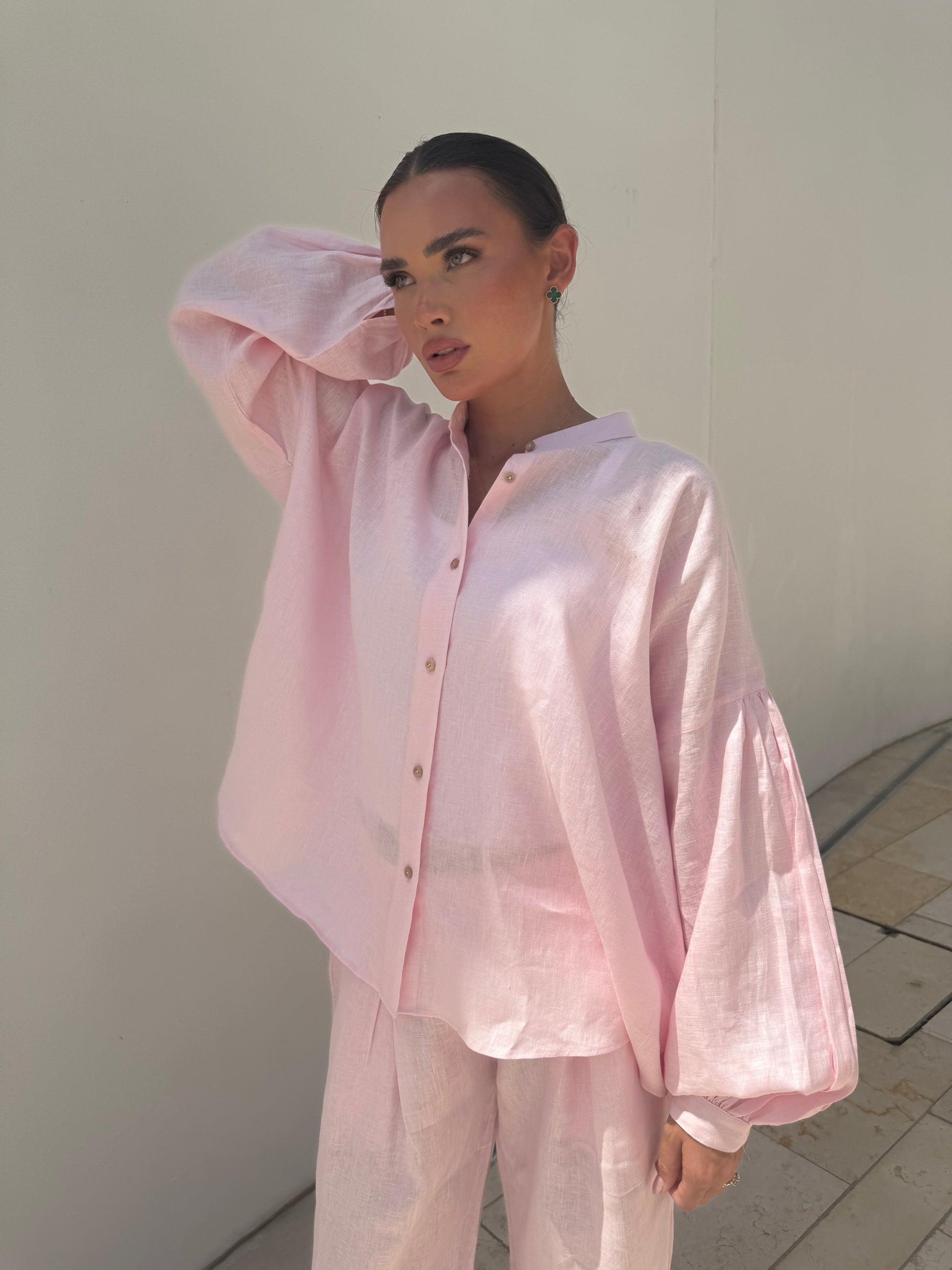 Belle Chose Rosée Linen Shirt in blush pink, breathable linen fabric